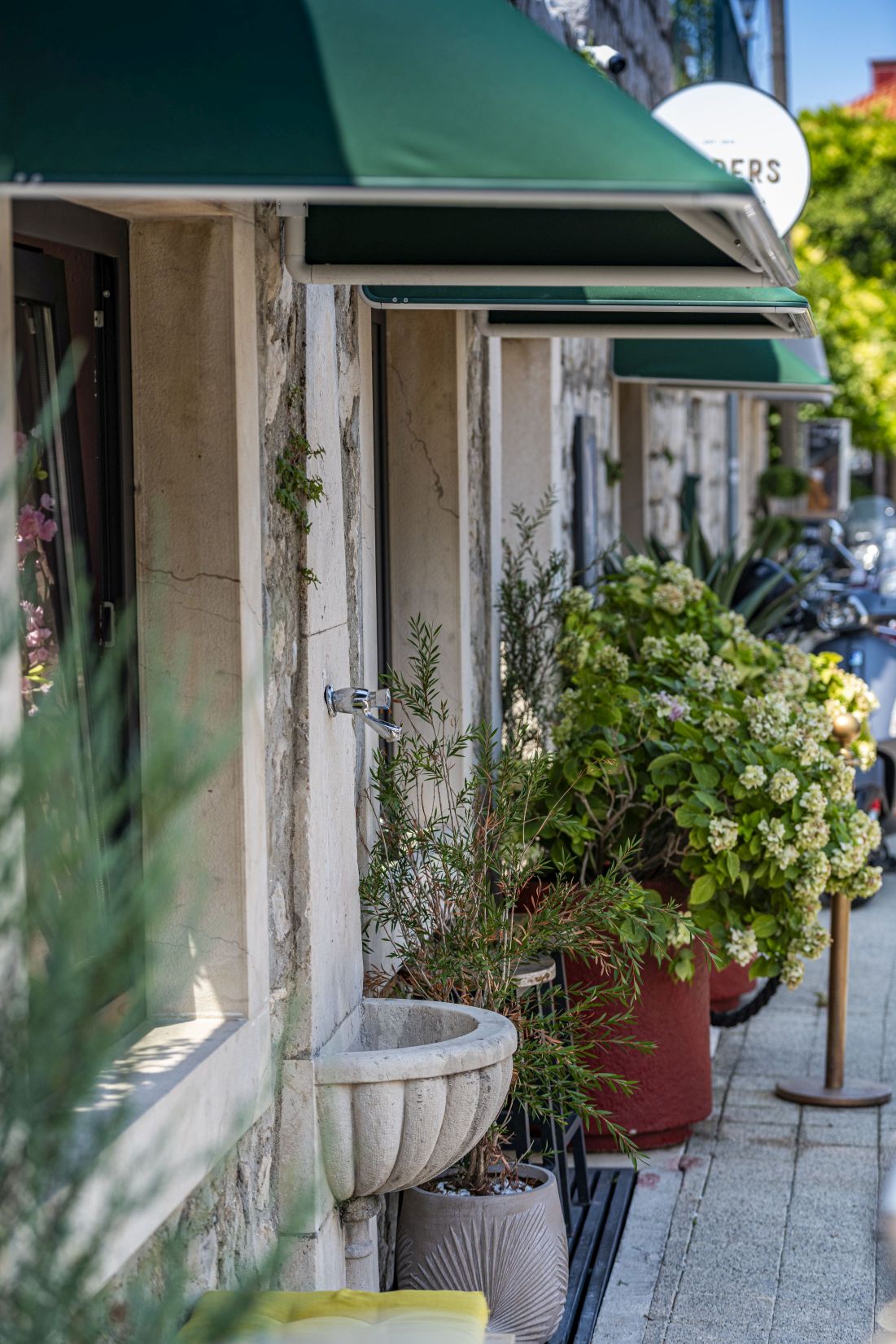 Fontana na Lapadskoj obali ispred kućnog broja 20