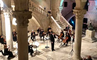 DSO - IVAN HUT, DIRIGENT - VID VELJAK, VIOLONČELO