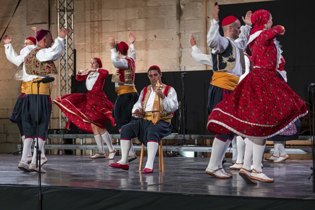 Folklorni ansambl Linđo